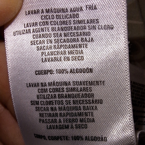 A Columbia men's short sleeve button-down shirt in a size XL. - Picture 2 of 9